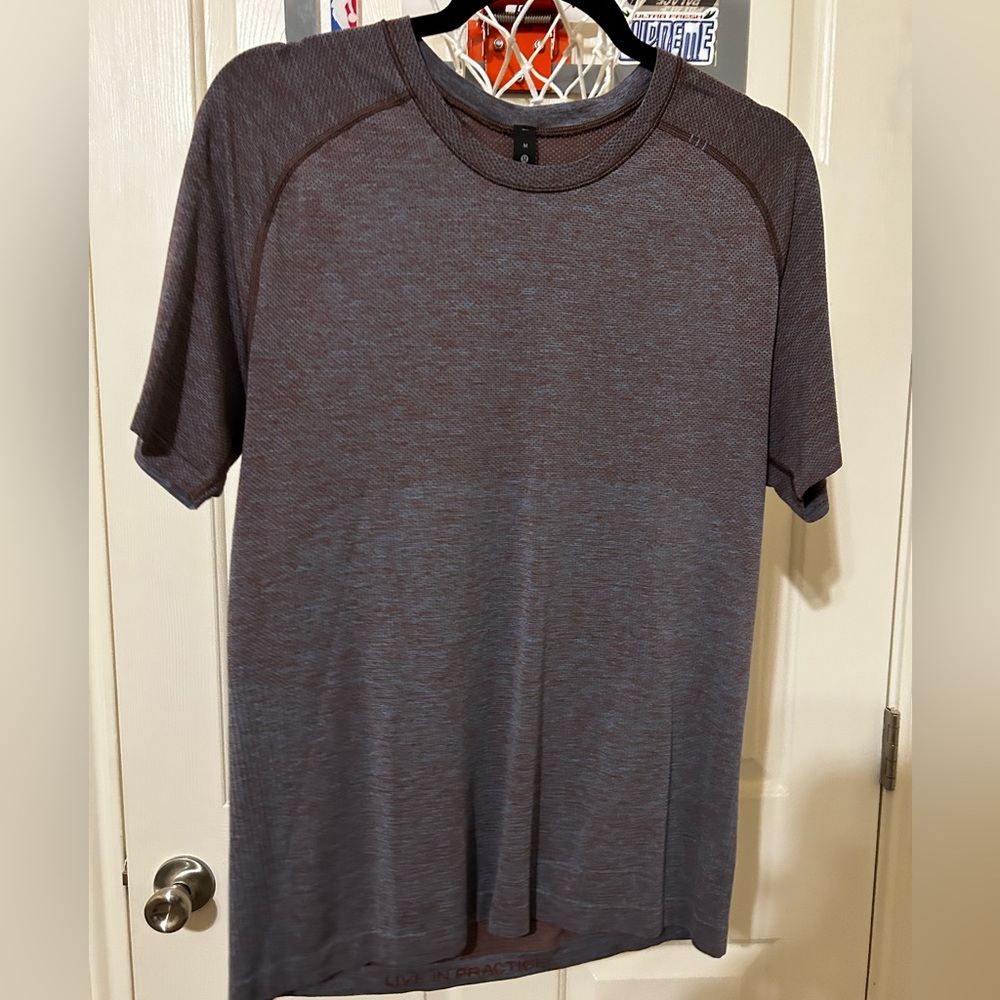 Lululemon metal vent tech